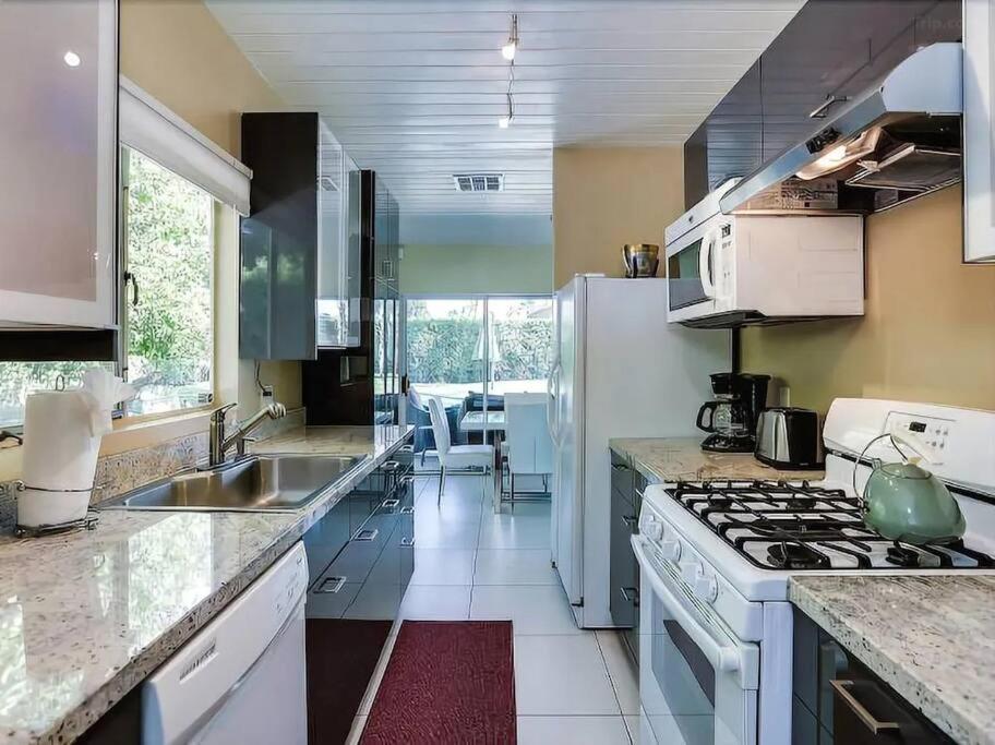 Serene 4 Bed 3 Bath Heated Pool Natural Backyard Heart Of Palm Springs Eksteriør bilde