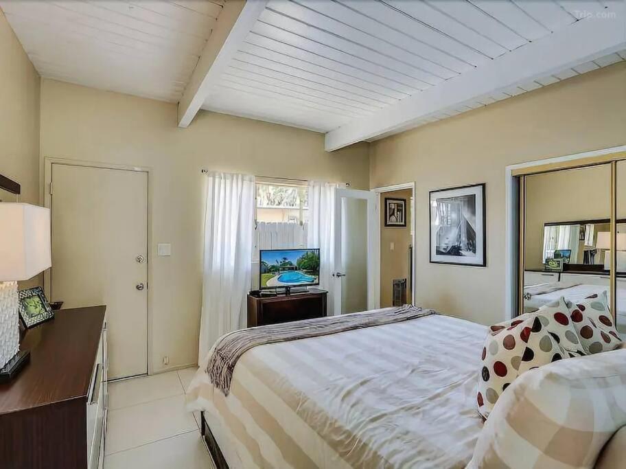 Serene 4 Bed 3 Bath Heated Pool Natural Backyard Heart Of Palm Springs Eksteriør bilde