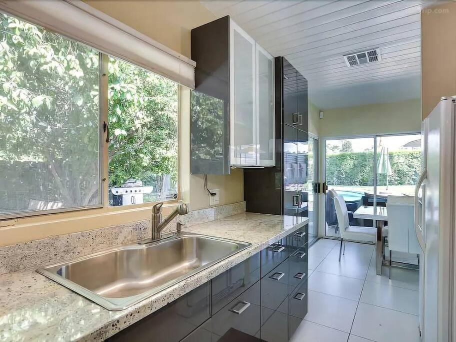 Serene 4 Bed 3 Bath Heated Pool Natural Backyard Heart Of Palm Springs Eksteriør bilde